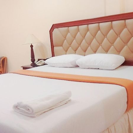 Serayu Hotel Timika Extérieur photo
