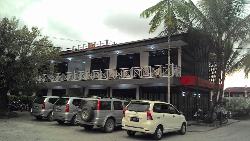 Serayu Hotel Timika Extérieur photo
