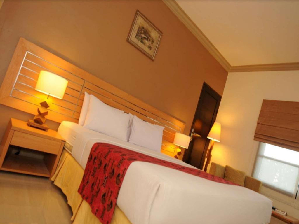 Serayu Hotel Timika Extérieur photo