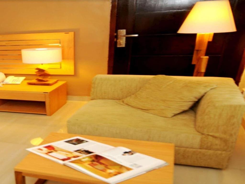 Serayu Hotel Timika Extérieur photo