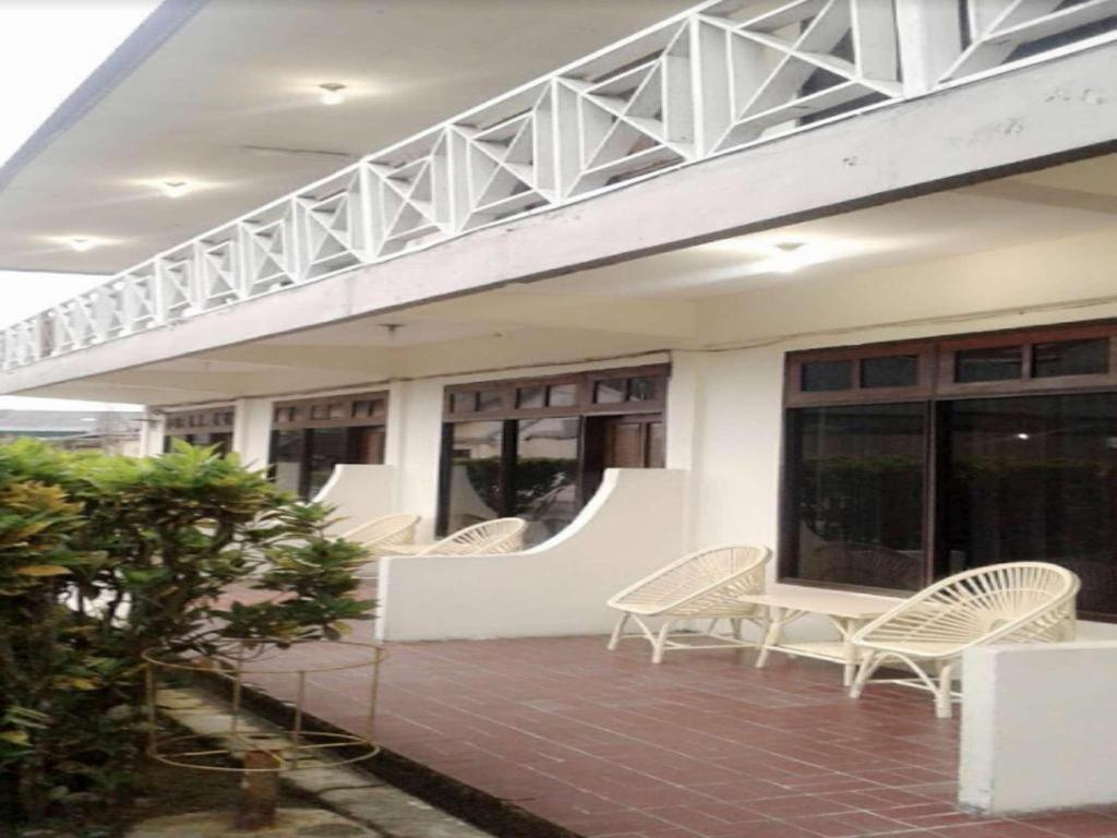 Serayu Hotel Timika Extérieur photo
