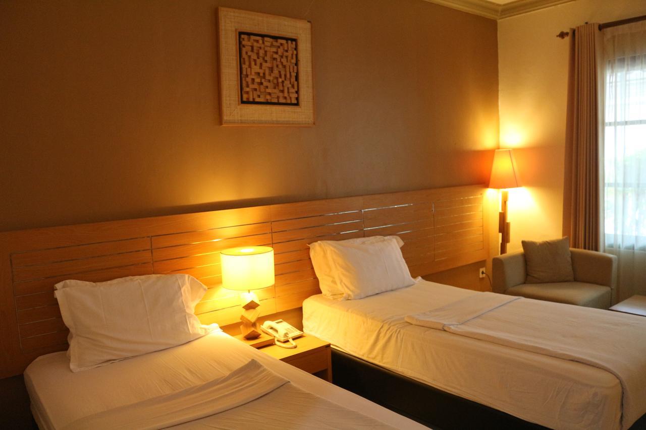 Serayu Hotel Timika Extérieur photo